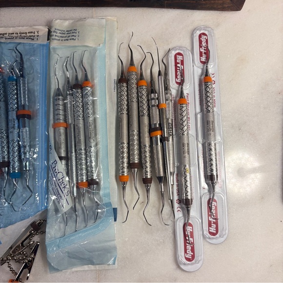 Dental Hygiene Instruments/Scalers - Picture 5 of 6